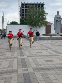 Вахта Памяти у Вечного Огня 